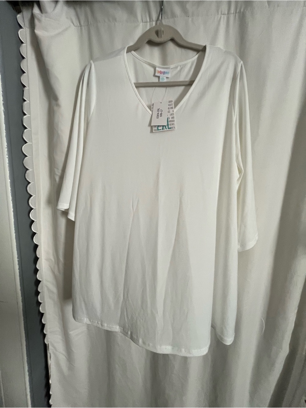 LuLaRoe, Eden, Soft V-Neck White Women's Top - EasyCare